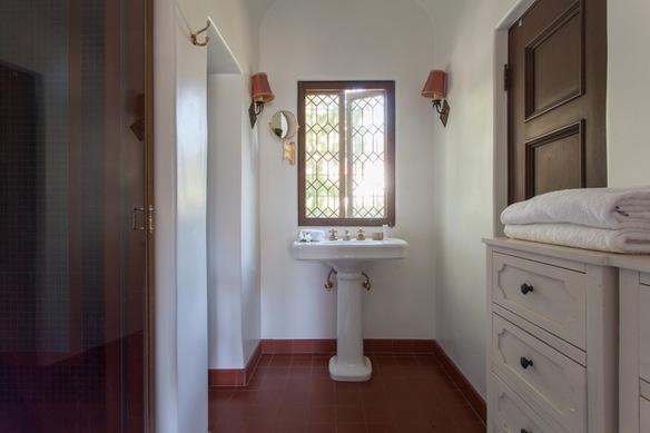 spanish style bathroom