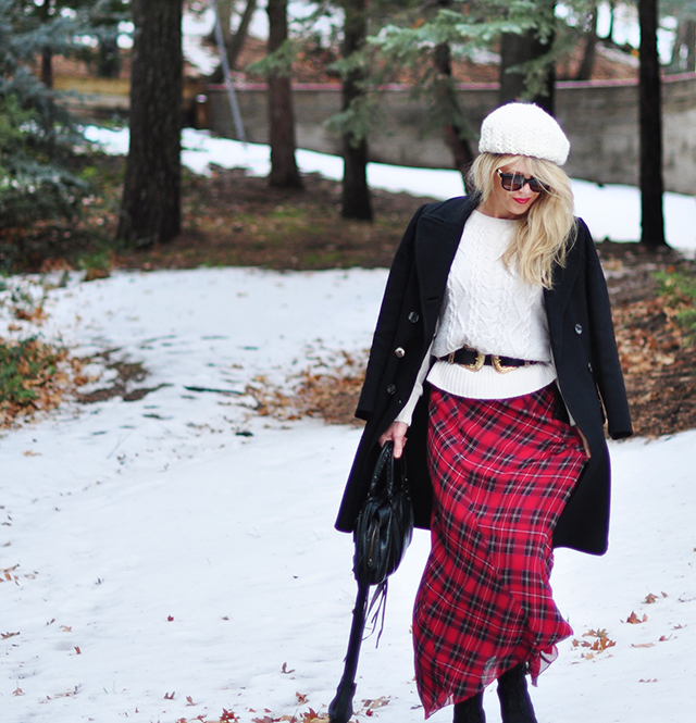 style-in-the-snow_plaid-maxi_belted-sweater