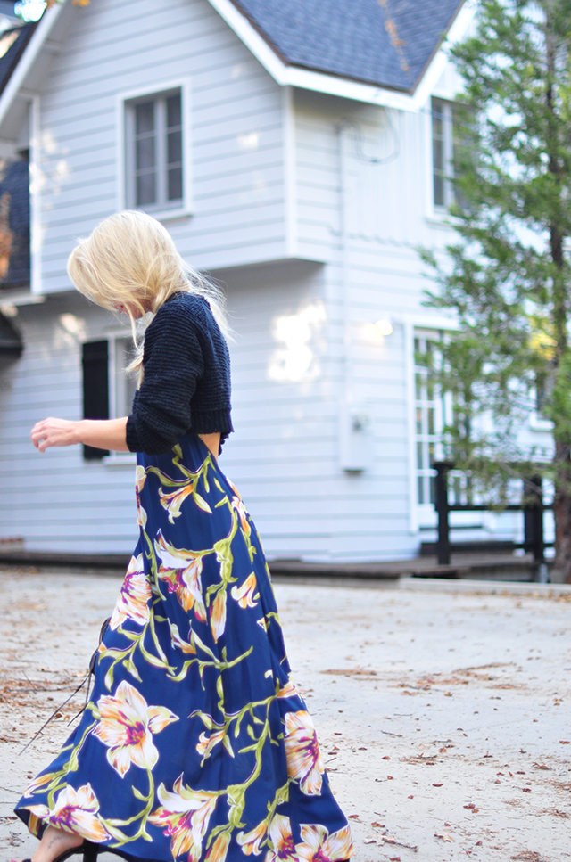 tropical-maxi-dress-with-cropped-sweater-for-fall