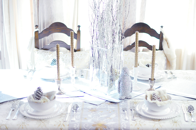 winter tablescape for the holidays